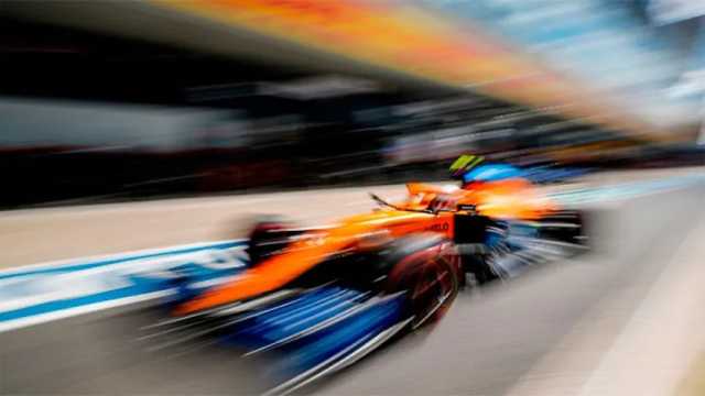 Carlos Sainz atacó con decisión desde el primer momento. (Foto: @McLarenF1)