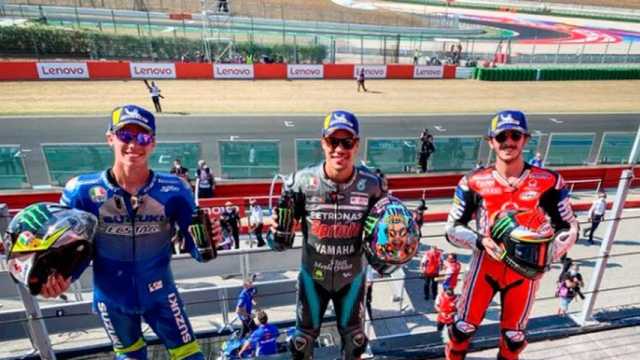 El podio de San Marino con Morbidelli, Bagnaia y Mir. (Foto: @MotoGP)