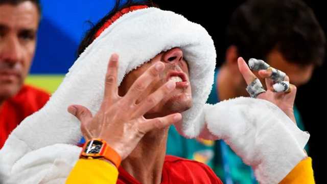 Frustración de Rafa Nadal al no lograr remontar a David Goffin. (Foto: @ATPCup)